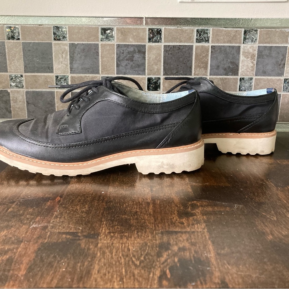 Tommy Hilfiger Black Lace Up Dress Shoes size 6